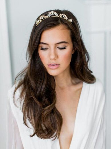 Inspiration for My Wedding Hair and Makeup - Sparkles and Shoes Bridal Makeup Tips, Wedding Hairstyles And Makeup, Boho Headpiece, Romantic Wedding Hair, Romantic Hairstyles, Pearl Tiara, Braut Make-up, Bridal Comb, Wedding Hair Down