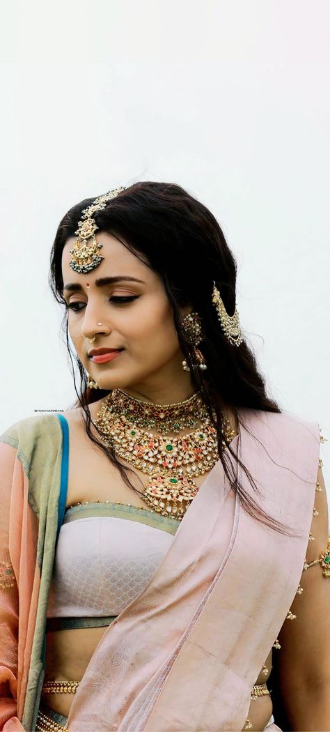 Trisha Actress, Trisha Photos, Romantic Photoshoot, Romantic Videos Couples, Love Couple Photo, Indian Aesthetic, Cute Love Pictures, Couples Poses For Pictures, Cute Love Couple Images