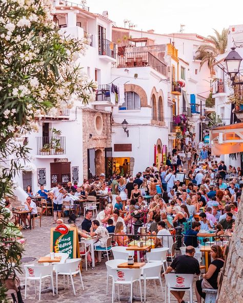 Ibiza Town Guide  El Olivo Mio  Why we love it: Nestled in the heart of Dalt Vila, Ibiza’s old town.   What to try: Don't miss the Turbot Meunière Style  How much: €€€ Ibiza Lifestyle, Ibiza Old Town, Ibiza Vibes, Ibiza Town, Old Town, In The Heart, Ibiza, Barcelona, Love It