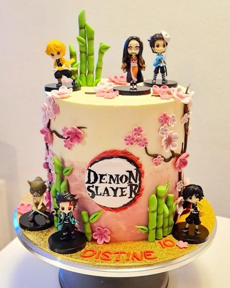 Demon Slayer Birthday Ideas, Demon Slayer Themed Birthday Party, Demon Slayer Cupcakes, Nezuko Cake Ideas, Demon Slayer Cake Design, Anime Theme Cake, Pastel Demon Slayer, Demon Slayer Birthday Cake, Demon Slayer Cake Ideas