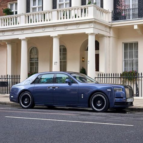 New Rolls Royce Phantom, Most Luxurious Car, Rolls Royce Wallpaper, Rolls Royce Black, Wallpaper Car, Rolls Royce Motor Cars, Luxury Cars Rolls Royce, British Car, Rolls Royce Wraith