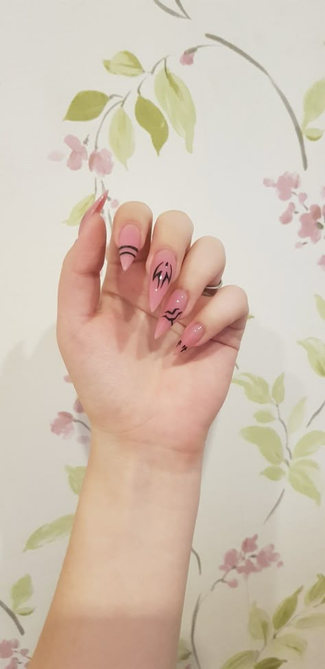 Jujutsu Kaisen Sukuna nails Nails Sakuna Jujutsu, Sukuna Themed Nails, Jujitsu Kaisen Nail Art, Sukuna Nails Acrylic, Sakuna Jujutsu Nails, Sakura Nails Jjk, Sukuna Inspired Nails, Nails Jujutsu Kaisen Choso, Gojo Inspired Nails