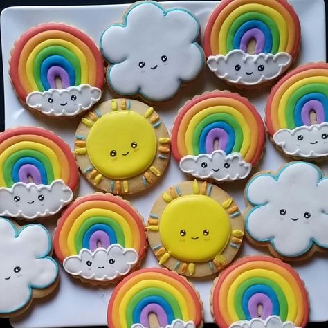 Sunshine Cookies, Rainbow Sugar Cookies, Cake Stall, Theme Cookies, Royal Iced Cookies, Cookies Sugar, Baby Theme, Sugar Cookie Royal Icing, Rainbow Cookies