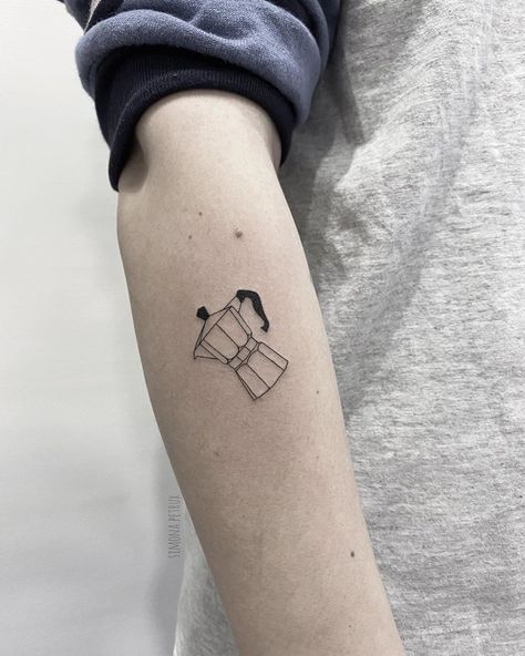 Espresso Maker Tattoo, Espresso Pot Tattoo, Moka Pot Tattoo Minimalist, Cuban Coffee Tattoo, Coffee Machine Tattoo, Coffee Small Tattoo, Espresso Tattoo Ideas, Cafecito Tattoo, Mocha Pot Tattoo