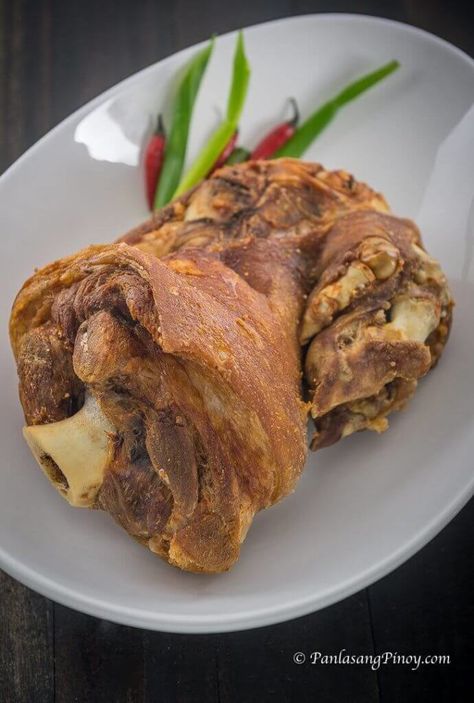 Super Crispy Pata with Yummy Sawsawan - Panlasang Pinoy Sawsawan Recipe, Pata Recipe, Crispy Pata, Pork Hock, Pork Leg, Crispy Pork, Pinoy Food, Fried Pork, Beer Recipes