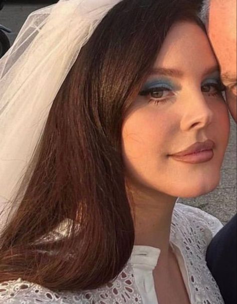 Lana Del Ray Makeup, Lana Del Rey Makeup, Lana Makeup, Love Lana Del Rey, Lana Del Rey Outfits, Lana Del Rey Love, Lana Del Rey Vinyl, Lana Rey, Elizabeth Grant