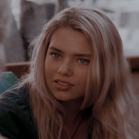 Bella Hartley H2o, Indiana Evans H2o, Bella Hartley, Cariba Heine H2o, H2o Just Add Water Emma, H2o Just Add Water Rikki, Indiana Evans, Pretty Mermaids, Dark Circus