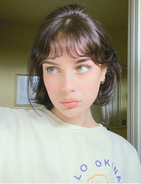 Feminine Short Hair, Blowout Curls, Flowy Hair, 90s Haircuts, Short Haircut Styles, Hair Inspiration Short, Haircuts Straight Hair, Cute Hairstyles For Short Hair, Short Hair With Bangs