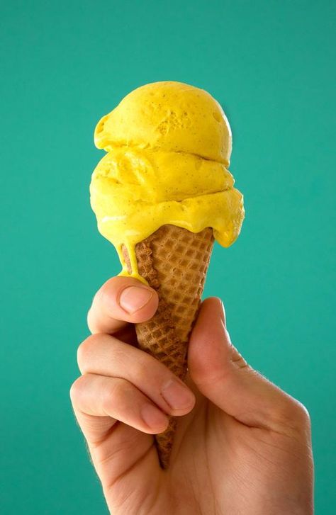 This ice cream needs to be on your must-make list. Seriously...it is incredibly easy, so luscious and that color? Need another excuse? Turmeric is said to have many health-boosting qualities. Holy swoon! You need this in your life for... Coconut Lentil Curry, Pumpkin Spice Cookies, Lentil Curry, Spice Cookies, Ice Cream Recipe, To Say Goodbye, Ice Cream Maker, Frozen Treats, Ice Cream Recipes