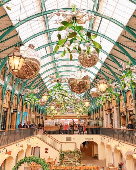 Kathryn Holeywell - London on Instagram: “The giant mistletoe in Covent Garden, always charming at this time of the year🎄✨💕❤️ @coventgardenldn” Giant Mistletoe, Christmas Street, Under The Mistletoe, Covent Garden, Holiday Inspiration, 2024 Fashion, Town And Country, Fall 2024, Time Of The Year