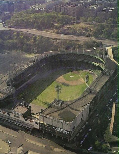 Aerial view of the Polo Grounds.  If you were a pitcher, centerfield – and Willie Mays – were definitely your best friends. New York Stadium, Major League Baseball Stadiums, Polo Grounds, Ny Baseball, Mlb Stadiums, Baseball Park, Baseball Pictures, Baseball Art, Sports Stadium