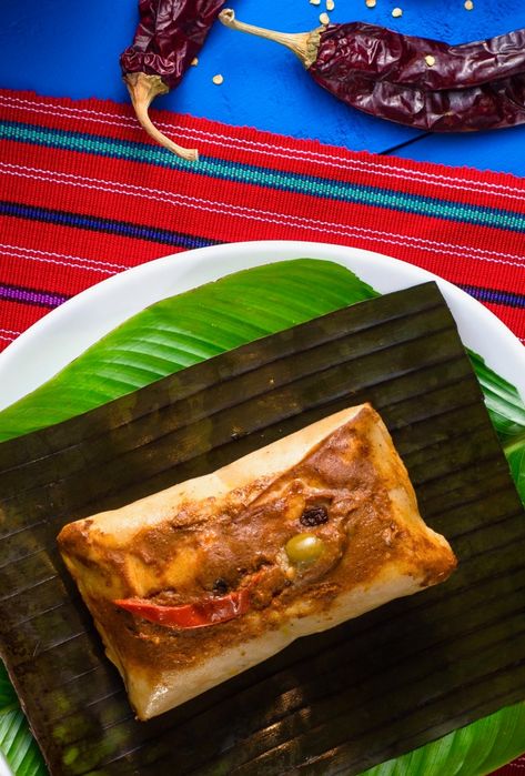 Tamales In Crockpot, Tamales Guatemaltecos, Guatemalan Tamales, How To Reheat Tamales, Guatemalan Desserts, Meat Recipes Healthy, Traditional Tamales, Latino Food, Colorado Food