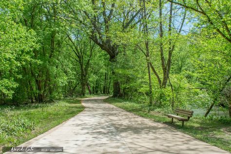 The Kingsport Greenway includes access to surrounding restaurants, shopping and downtown Kingsport, TN. Image: David Cate Kingsport Tn, Cumberland River, Forest Backdrops, Best Bike, Army Corps Of Engineers, Cades Cove, Mountain Bike Trails, Bike Path, Mountain Biker