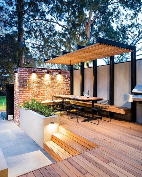 Backyard Pergola Ideas | Apartment Therapy Ombra Pergola, Pergola Modern, درابزين السلم, Design Per Patio, Pergola Diy, Building A Pergola, Pergola Lighting, Modern Pergola, Pergola Garden