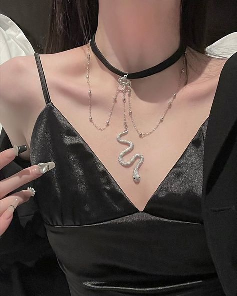 Price - 8100 Ks Facebook page: Moon's Fashion Studio ✨ silver colour ✨ thigh chain but can also use as waist chain, and as choker Moon Belt Chain, Moon Choker Aesthetic, Gothic Silver Chain Choker Jewelry, Gothic Silver Chain Choker, Chain Choker Grunge, Thigh Chain, College Wear, Leg Chain, Hypoallergenic Jewelry