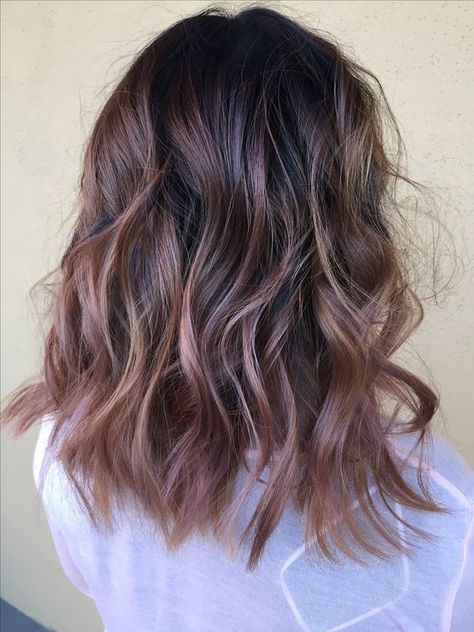 a dark root with rose gold balayage for an interesting look Blonde Highlights Long Hair, Blonde Hair Colour Shades, Gold Balayage, Rose Gold Balayage, Gold Hair Colors, Hair Color Rose Gold, Hair Color Shades, Balayage Hair Blonde, Hair Locks