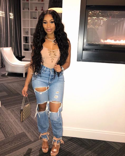 Jeans With Heels Outfits Black Women, Heels Outfits Black Women, Birthday Jeans Outfit, Baddie Going Out Outfits, Jeans Heels Outfit, Date Night Outfit Classy, Birthday Outfit For Women, Boujee Outfits, Heels Outfits