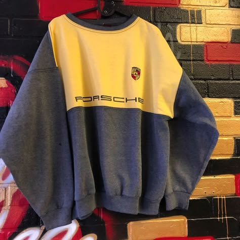 Vintage Crewneck Outfit, Porsche Clothing, Porsche Sweatshirt, 90s Porsche, Italian Outfits Women, Stay At Home Outfits, Aesthetic Crewneck, 90s Clothes, 90s Crewneck