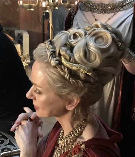 Naomi Watts in the canceled Game of Thrones prequel Bloodmoon. Game Of Thrones Prequel, Fantasy Hair, Naomi Watts, Princess Hairstyles, Classic Comics, New Images, Hair Inspo, Game Of Thrones, Favorite Character