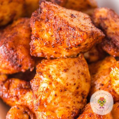 Spicy Air Fryer Chicken Nuggets Airfryer Spicy Chicken, Spicy Chicken Nuggets Air Fryer, Air Fryer Chicken Chunks, Spicy Chicken Nuggets Recipe, Spicy Air Fryer Chicken, Spicy Chicken Nuggets, Spicy Chicken Bites, Air Fryer Chicken Nuggets, Meal Prep For Work