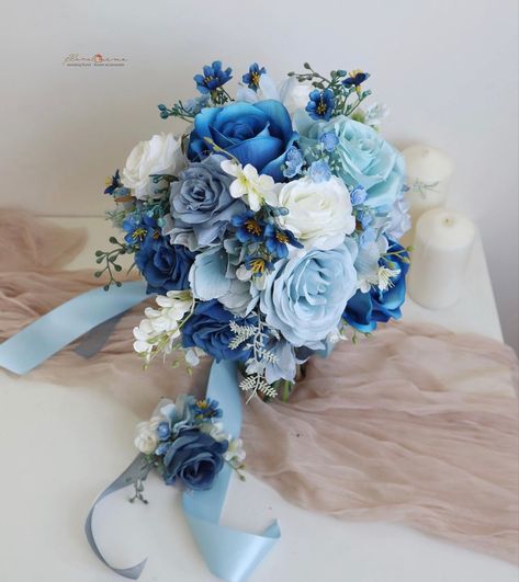 Beach Wedding Flowers Bouquet, Hand Tied Bridal Bouquet, Beach Wedding Groomsmen, Beach Wedding White, Artificial Wedding Bouquets, Beach Wedding Colors, Blue Wedding Bouquet, Beach Wedding Gown, Dream Wedding Decorations