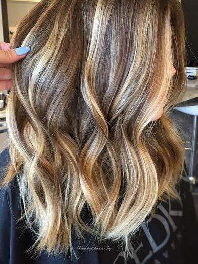 Medium Brown Hair with Blonde Highlights Hairstyles With Blonde Highlights, Blonde Highlights Balayage, Brown Hair With Blonde, Hair With Blonde Highlights, Highlights For Dark Brown Hair, Brown Hairstyles, Balayage Hairstyles, Brown With Blonde Highlights, Medium Brown Hair