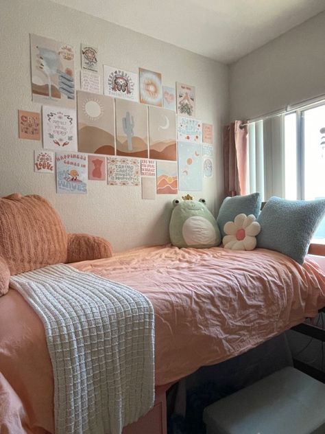 Dorm Bedding Color Schemes, Gcu Apartment Room Ideas, Pink And Teal Dorm Room, Dorm Room Inspo Colorful, Terracotta Dorm Room, Peach Dorm Room, Dorm Room Color Schemes Colour Palettes, Pink And Teal Room, Dorm Room Themes Color Schemes