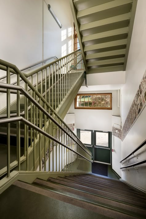 School Stairs Aesthetic, Background Reference Photo Room, Hallway Perspective, School Staircase, School Stairs, How To Draw Stairs, Romanticise School, Low Angle Shot, School Hallway