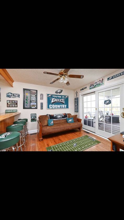 Philadelphia Eagles Room Ideas, Philly Home Decor, Philadelphia Eagles Man Cave Ideas, Football Man Cave Ideas, Eagles Man Cave, Philadelphia Eagles Man Cave, Eagles Man Cave Ideas, Classy Man Cave, Couples List