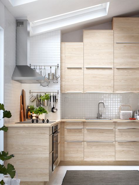 A light ash-effect ASKERSUND kitchen - IKEA CA Askersund Ikea, Askersund Kitchen, Ash Kitchen Cabinets, Ikea Kitchen Lighting, Ikea Kitchen Planner, Modern Kitchen Appliances, Metod Kitchen, Classic Kitchen Design, Ikea Kitchen Design