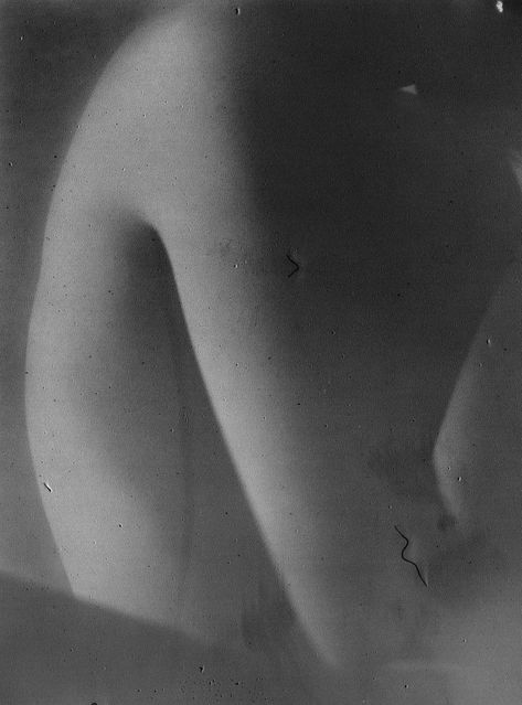 Daisuke Yokota | LenteCultura Daisuke Yokota, Layered Images, Dark Visions, Artist Collective, Contemporary Photography, Artist Books, Our World, Artist Inspiration, Photo Book