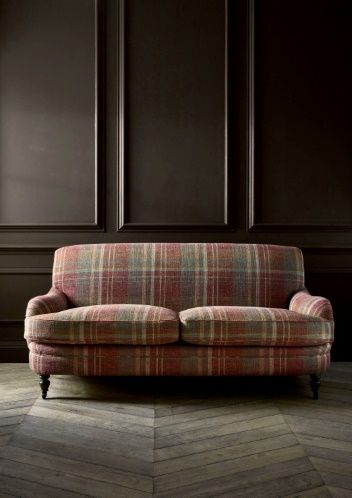 Colefax Design Library Plaid Couch Living Room, Gingham Furniture, Hamptons Family Room, Tweed Couch, Tartan Furniture, Plaid Furniture, Speakeasy Decor Bar, Tartan Sofa, Plaid Couch