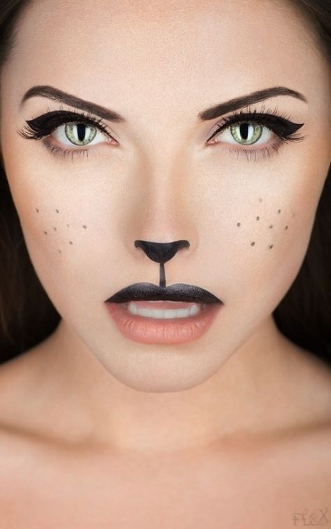 Cat contacts Black Cat Makeup, Carnaval Make-up, Creative Halloween Makeup, Fantasy Make-up, Halloweenský Makeup, Halloween Make-up Looks, Animal Makeup, Halloween Makeup Inspiration, Makijaż Smokey Eye