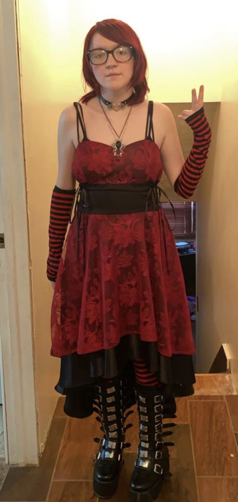 Formal Scene Outfits, Emo Homecoming Dresses, Goth Hoco Dress, Alt Prom Outfits, Emo Dress Outfit, Goth Homecoming Dress, Emo Homecoming, Emo Prom Dresses, Goth Homecoming