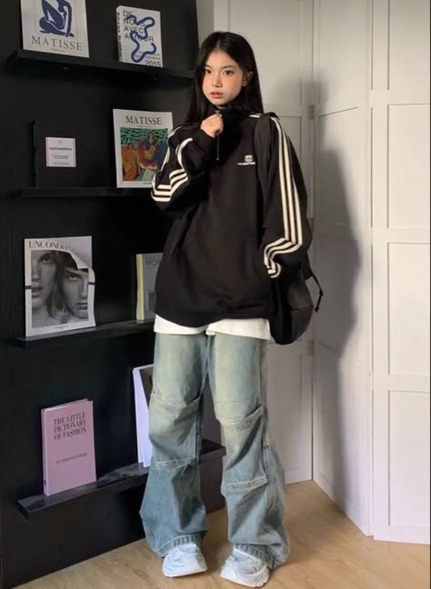 Adidas Hoodie, Outfit Idea, Outfit, Streetwear Korean Street Fashion Modest, Adidas Zip Up Outfit, Tomboy Outfits, Tomboy Style Outfits, Tomboy Fashion, 가을 패션, Casual Style Outfits, Korean Outfits, Lookbook Outfits