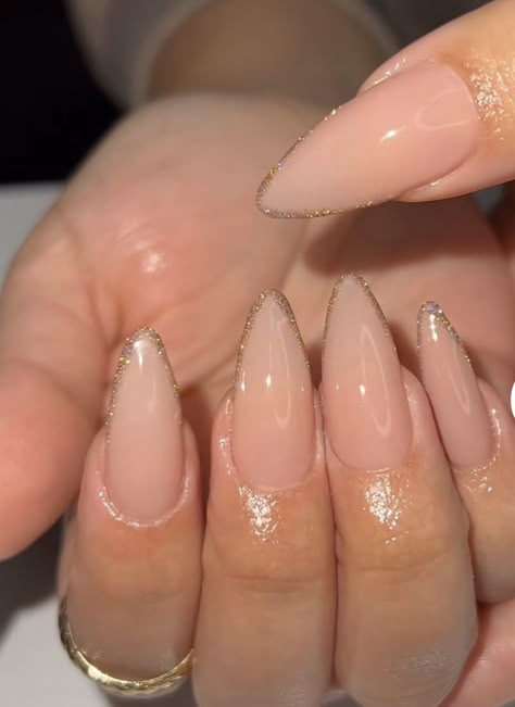 Unghie Sfumate, Classy Acrylic Nails, Shiny Nails, Makijaż Smokey Eye, Almond Acrylic Nails, Neutral Nails, Fire Nails, Classy Nails, Pretty Acrylic Nails