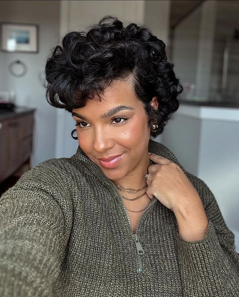 Rollerset Hairstyles, Short Hair Black Women Natural, Short Hair Black Women Pixie, Hair Black Women Natural, Roller Set Natural Hair, Black Women Pixie Cut, Short Hair Black Women, Roller Set Hairstyles, Mom Influencer