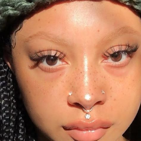 Double Nose Piercing, Cute Nose Piercings, Cute Nose, Long Hair Ideas, Medusa Piercing, Pretty Ear Piercings, Face Piercings, Cool Piercings, Nose Piercing Jewelry