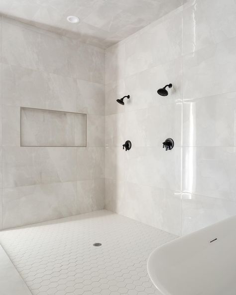 Lanie K Day on Instagram: “Just a “little” #tiletuesday for ya! I love these large format tiles to help exaggerate the grand scale of this wet room! Photography:…” Larger Tile Shower Ideas, Large Bathroom Tiles Tub Surround, Large Tile In Bathroom, Shower Tiles Large, Big Bathroom Tiles Wall, Extra Large Tile Shower Ideas, Japanese Wet Room Bathroom, Shower Big Tile Ideas, All Tile Bathroom Small Wet Rooms