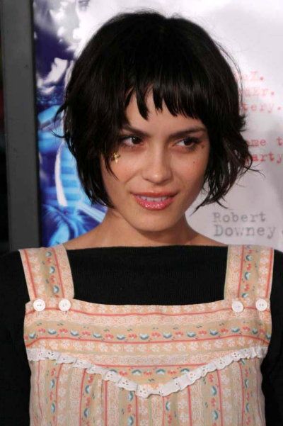 Shannyn Sossamon, Nyc Hair Salon, Razor Cut Hair, Modern Bob Hairstyles, Baby Bangs, Short Bangs, Bob Haircut With Bangs, Best Hair Salon, Short Hair With Bangs