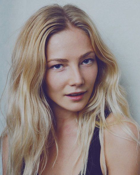 Clara Paget hard to believe she can transform into Anne Bonny ! Anne Bonney, Victoire Weasley, Clara Paget, Anne Bonny, Nikki Minaj, Aelin Galathynius, Black Sails, Snoop Dog, A Clown