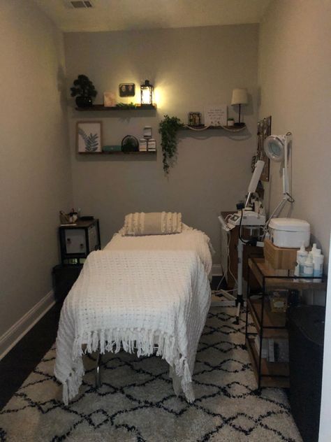 Simple Massage Room Ideas, Zen Esthetician Room Ideas, 10x10 Esthetician Room, Esthetician Room Small Space, Tiny Esthetician Room, Facial Room Organization, Simple Lash Room Ideas, Skin Room Design, Massage Suite Ideas