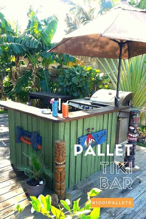 How to build a pallet Tiki Bar? Get some inspiration with this Tiki bar! For this tiki bar, I used two 48″x40″ pallets and one 12″x2″ board for the top. I painted them green and added custom signs to the front.   Need step-by-step instructions for an easy pallet bar?... #Backyard, #OutdoorDecksAndPatios, #PalletDeck, #RecyclingWoodPallets #DIYPalletBars Pallet Tiki Bar, Palet Bar, Tiki Bars Backyard, Bar Backyard, Tiki Bars Diy, Bar En Plein Air, Outdoor Tiki Bar, Pallet Bar Diy, Grill Outdoor