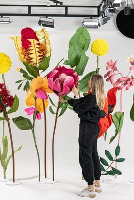 Giant Paper Flowers Melbourne | ISTORIA Giant Flowers hire Australia Paper Flowers Large, Huge Flowers, Display Visual Merchandising, Flowers Australia, Brand Activations, Engagement Parties, Paper Flower Bouquet, Giant Paper Flowers, Giant Flowers