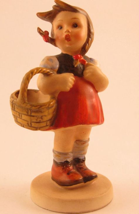 15 Rarest And Most Valuable Hummel Figurines Ever Sold Hummel Figurines Vintage, Beanie Babies Worth, Hummels Germany, Vintage Toys 80s, Goebel Figurines, Hummel Figurines Antiques, Antiques Value, Backyard Garage, Vintage Guide