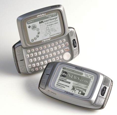 Instant Messenger, Old Technology, Retro Gadgets, Flip Phones, T Mobile, Cool Tech, Retro Futurism, Y2k Aesthetic, Blackberry Phone