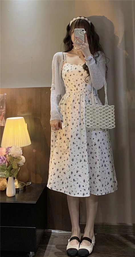 Styling One Piece Dress, Korean Dress For Women, Modern Romantic Style, Floral Clothes Aesthetic, Cute Korean Outfits Dresses, Korean Outfits Dresses, Korean Dress Outfit, Korean Midi Dress, Dress With Outer