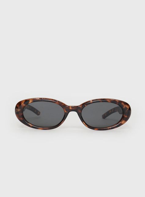 Leopold Sunglasses Tort Fall Sunglasses, Beach Formal, Dream Wishlist, Tortoiseshell Sunglasses, Cute Sunglasses, Tortoise Shell Sunglasses, 2024 Christmas, Tortoise Sunglasses, Trendy Sunglasses