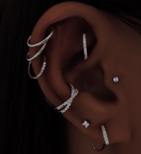 Jewelry Piercing, Body Jewelry Piercing, Crystal Rings, Tattoos And Piercings, Body Jewelry, Ear Piercings, Ear Cuff, Piercings, Diamond Earrings