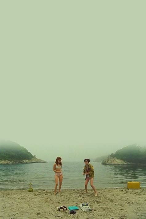 I puffy heart Wes Anderson movies. Moonrise Kingdom is one of my favorites. Wes Anderson Aesthetic, Wes Anderson Movies, Wes Anderson Films, Moonrise Kingdom, Grand Budapest, Grand Budapest Hotel, Septième Art, I Love Cinema, Movies And Series